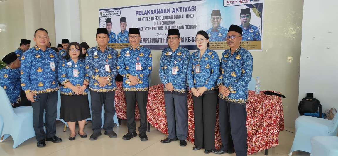 AKTIVASI IDENTITAS KEPENDUDUKAN (IKD) DI LINGKUP KANTORGUBERNUR PROVINSI KALIMANTAN TENGAH